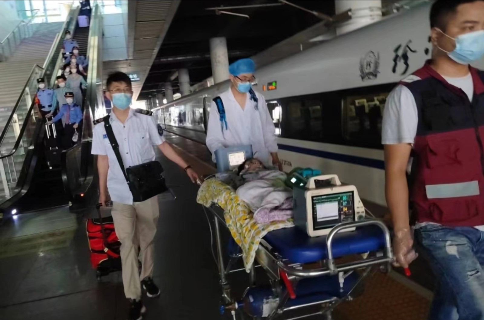 衢州高铁转运公司